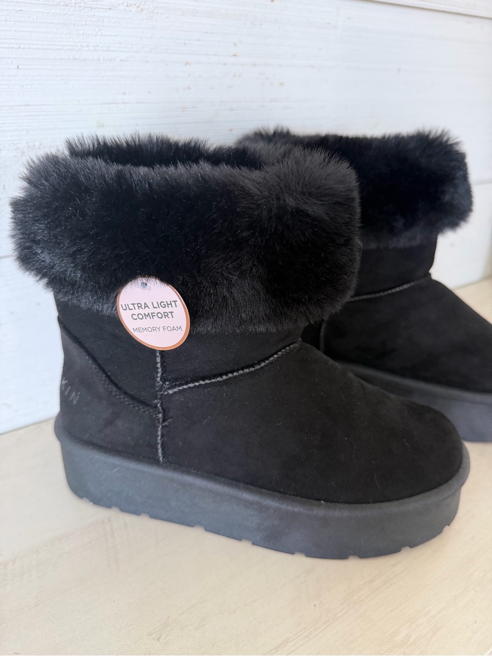 Danskin Donut Faux Fur Platform Ankle Boots Womens Size 7 Black Memory Foam NEW